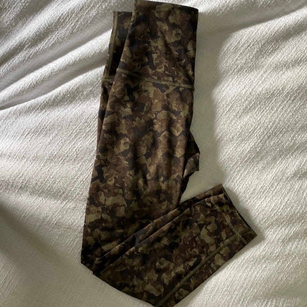 Lululemon leggings 25”
